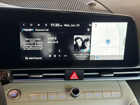 Used 2025 Hyundai Elantra Limited FWD image 23