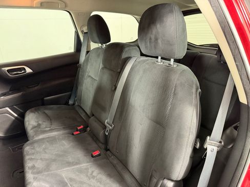 Used 2015 Nissan Pathfinder SV AWD/4WD image 21