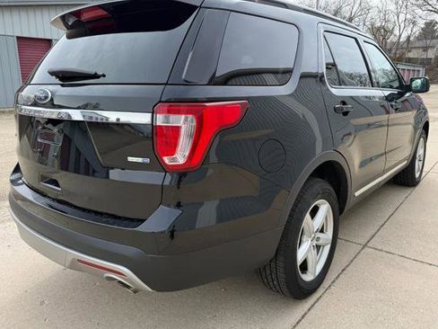 Used 2016 Ford Explorer XLT image 8