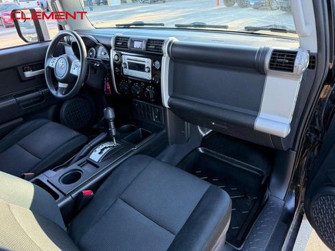 Used 2011 Toyota FJ Cruiser 2WD image 15