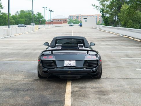 Used 2011 Audi R8 V10 image 10