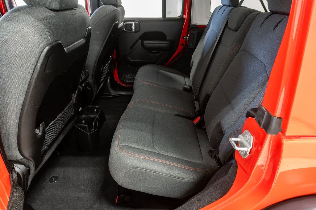 Used 2025 Jeep Wrangler Unlimited Rubicon AWD/4WD image 24