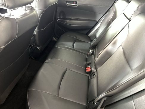 Used 2025 Toyota Corolla Cross XLE FWD image 23