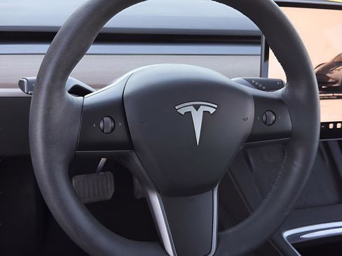 Used 2023 Tesla Model 3 Standard Range image 15