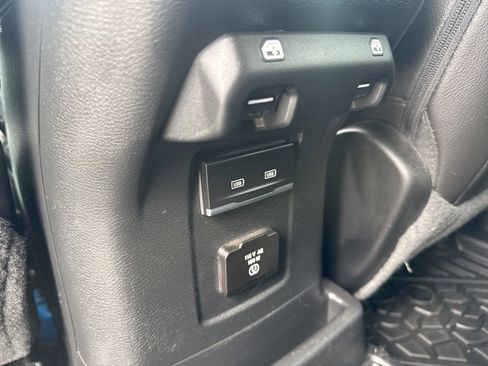 Used 2023 Jeep Wrangler Unlimited Sahara w/ Cold Weather Group AWD/4WD image 14