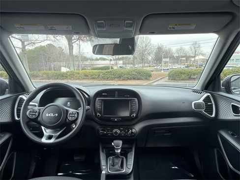 Certified 2024 Kia Soul LX image 18