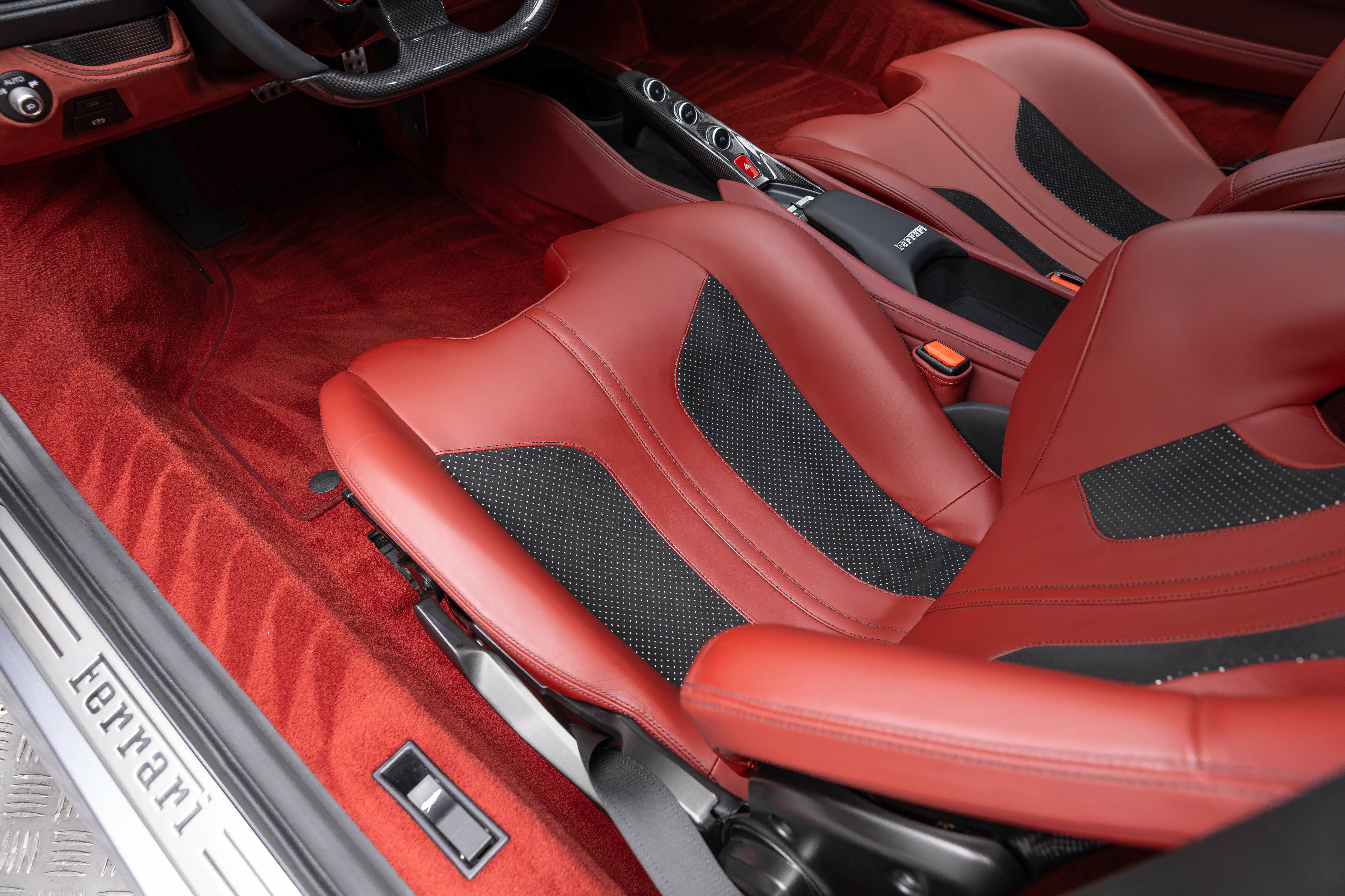 Used 2020 Ferrari F8 Tributo RWD image 19