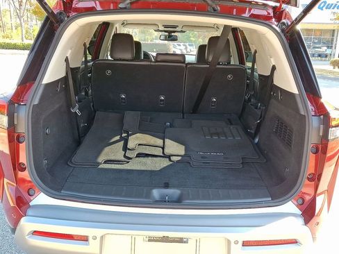 Used 2022 Nissan Pathfinder SL image 32