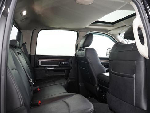 Used 2016 RAM 2500 Laramie w/ Convenience Group AWD/4WD image 14