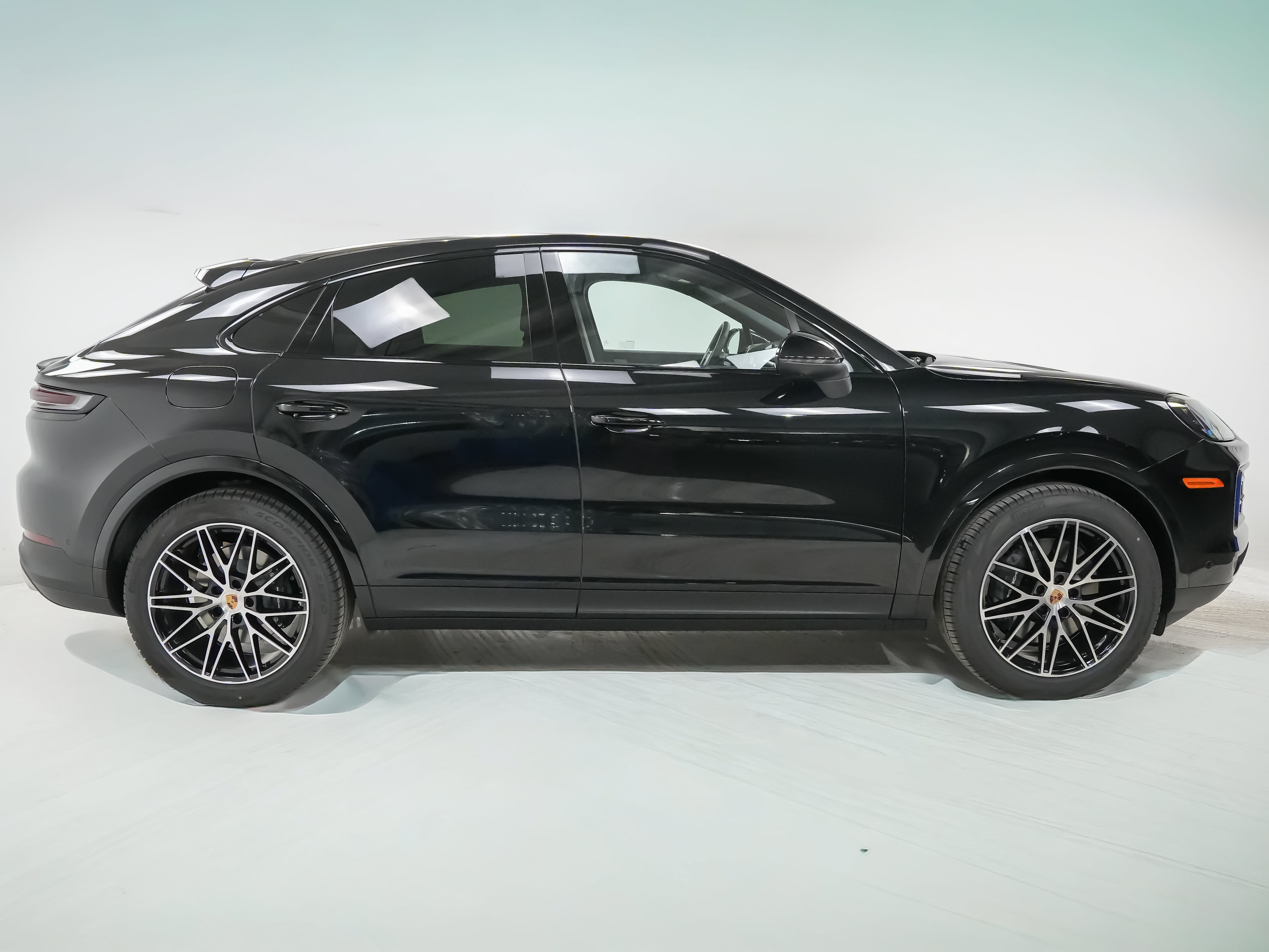 Certified 2026 Porsche Cayenne Coupe AWD/4WD image 9
