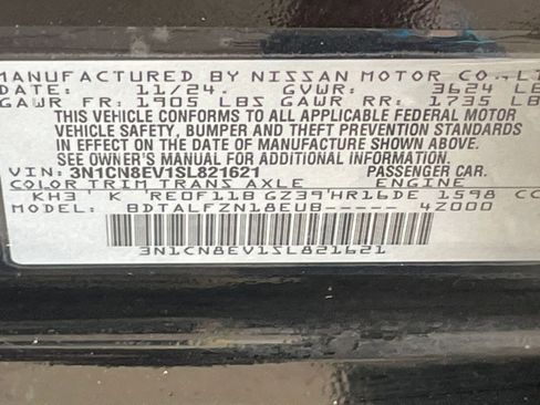 Used 2025 Nissan Versa SV image 27