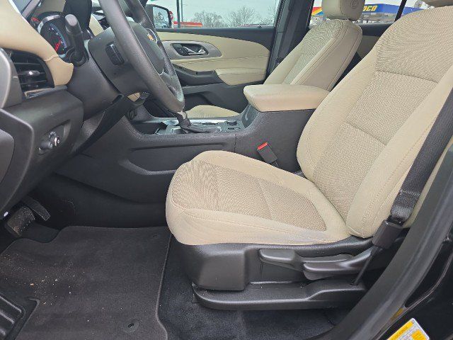 Used 2023 Chevrolet Traverse LS FWD image 16