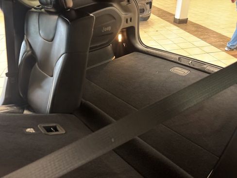 Used 2019 Jeep Cherokee High Altitude image 28