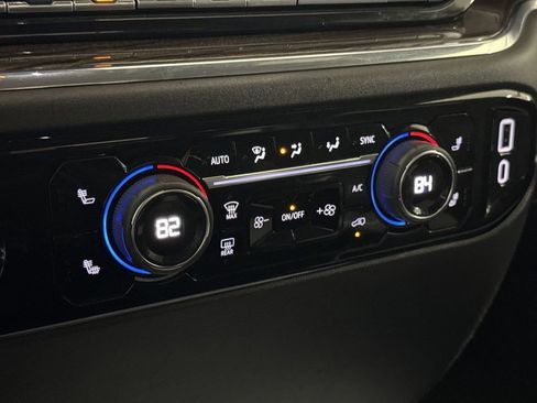 Used 2023 Chevrolet Silverado 1500 LT w/ Work Truck Package AWD/4WD image 16