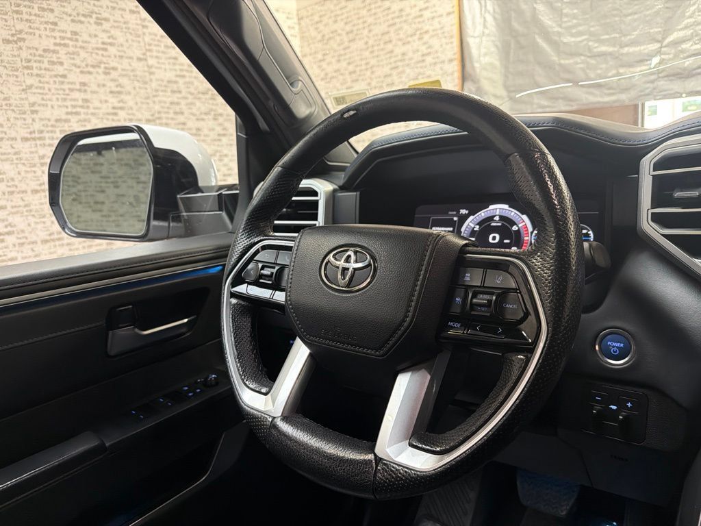 Used 2022 Toyota Tundra Platinum AWD/4WD image 18
