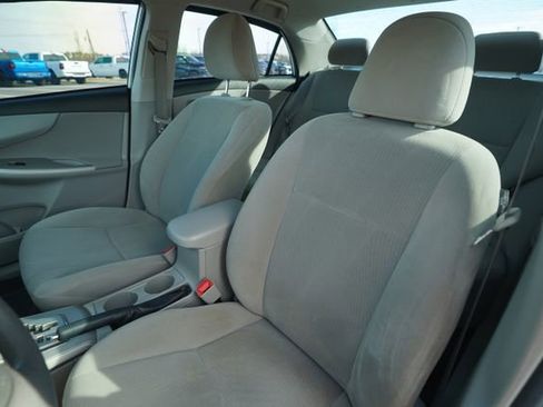 Used 2013 Toyota Corolla LE image 33