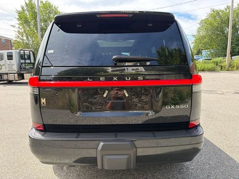 Used 2025 Lexus GX 550 w/ Accessory Package (2T) AWD/4WD image 6