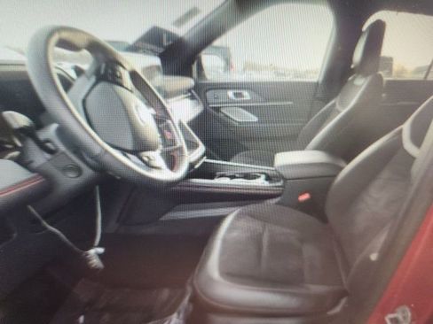 Used 2025 Ford Explorer ST image 6