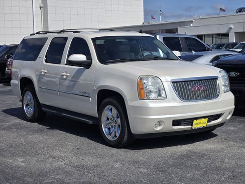 Used 2013 GMC Yukon XL SLT RWD image 3