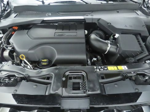 Used 2025 Land Rover Discovery Sport S image 30