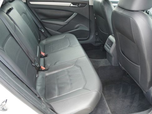 Used 2014 Volkswagen Passat 1.8T Wolfsburg Edition FWD image 30