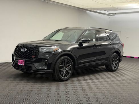 Used 2025 Ford Explorer ST AWD/4WD image 1