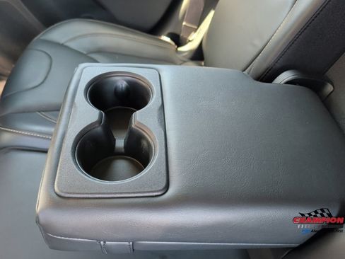 Used 2018 Jeep Cherokee Limited AWD/4WD image 33