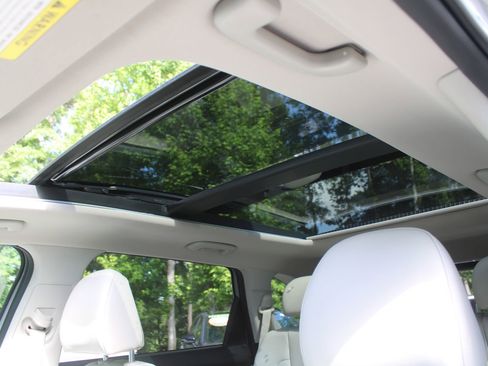 Certified 2024 Kia Sorento S w/ Panoramic Sunroof Package FWD image 60