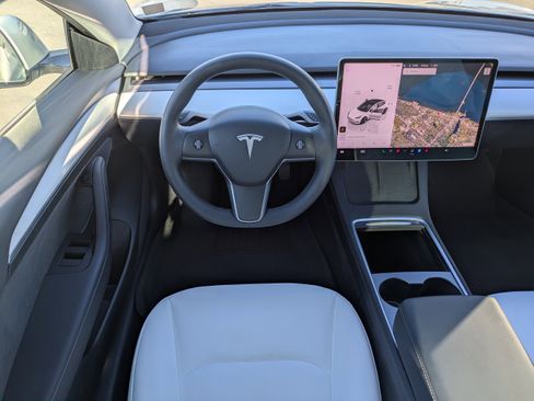 Used 2022 Tesla Model 3 Long Range image 16