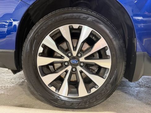 Used 2016 Subaru Outback 2.5i Limited AWD/4WD image 19