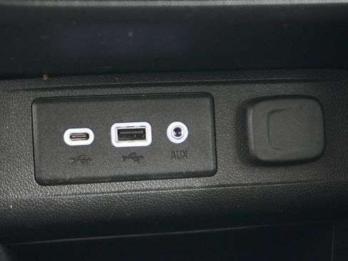Used 2023 Buick Encore GX Preferred w/ Cold Weather Comfort Package AWD/4WD image 26