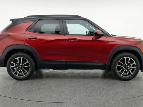 Used 2025 Chevrolet TrailBlazer LT FWD image 11