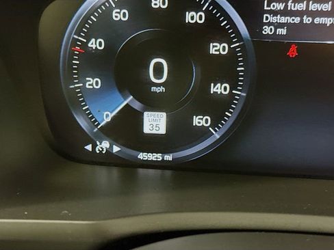 Used 2021 Volvo XC90 T6 Inscription image 12