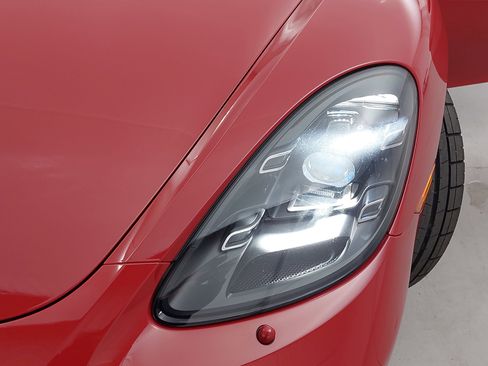 Used 2018 Porsche 718 Cayman GTS image 28