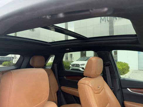 Used 2024 Cadillac XT5 Premium Luxury FWD image 9