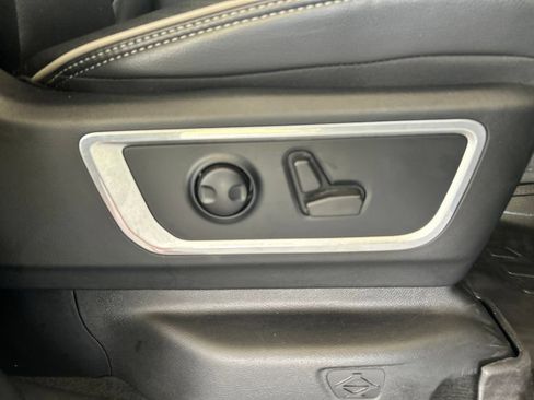 Used 2022 RAM 1500 Laramie AWD/4WD image 29