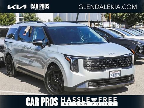 Used 2025 Kia Carnival SX Prestige image 1