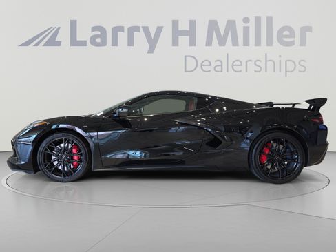 New 2027 Chevrolet Corvette Stingray Coupe w/ Z51 Performance Package RWD image 2