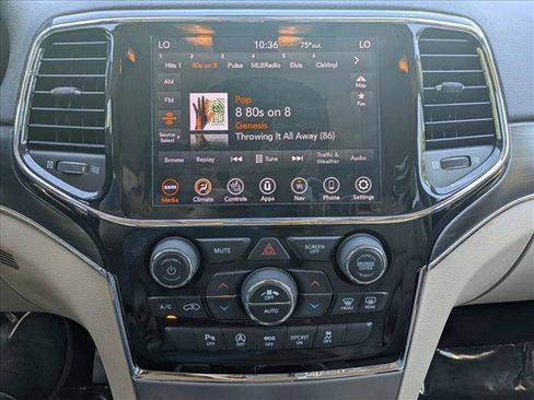 Used 2020 Jeep Grand Cherokee Limited AWD/4WD image 15