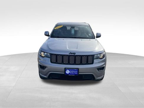 Used 2021 Jeep Grand Cherokee Laredo X image 9