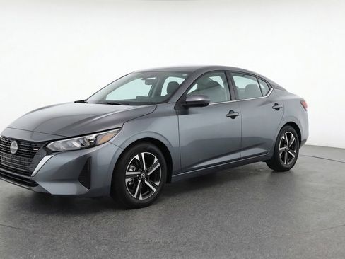 Used 2025 Nissan Sentra SV image 3