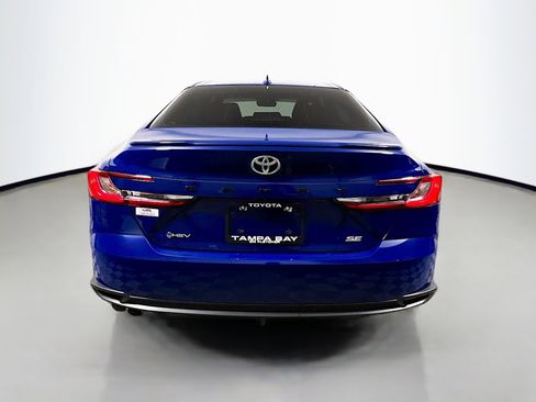 Used 2025 Toyota Camry SE w/ Convenience Package FWD image 6