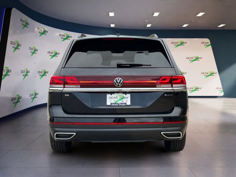 Certified 2025 Volkswagen Atlas SE image 7
