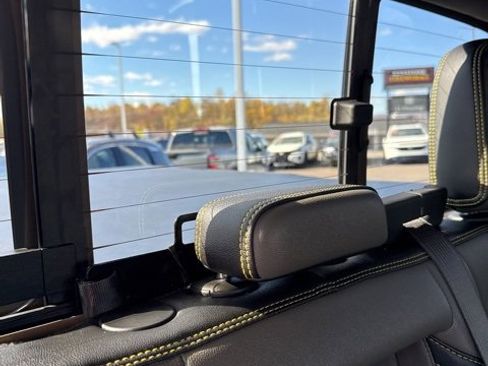 Used 2023 Chevrolet Colorado ZR2 w/ ZR2 Convenience Package III image 19