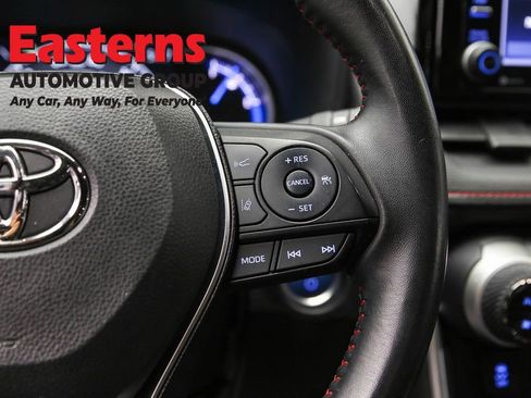 Used 2022 Toyota RAV4 SE image 16