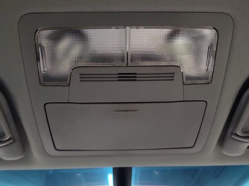 Used 2015 Toyota Camry LE image 32