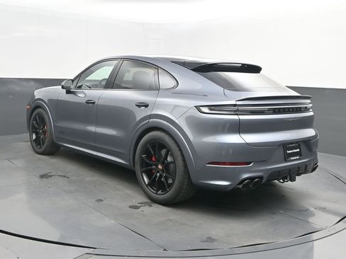 New 2026 Porsche Cayenne GTS image 3