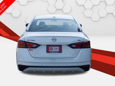Used 2023 Nissan Altima 2.5 SV FWD image 4