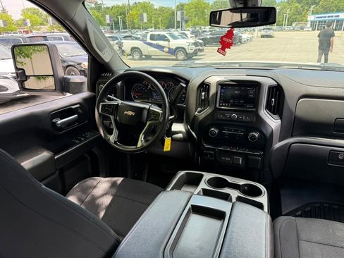 Used 2021 Chevrolet Silverado 2500 W/T AWD/4WD image 56