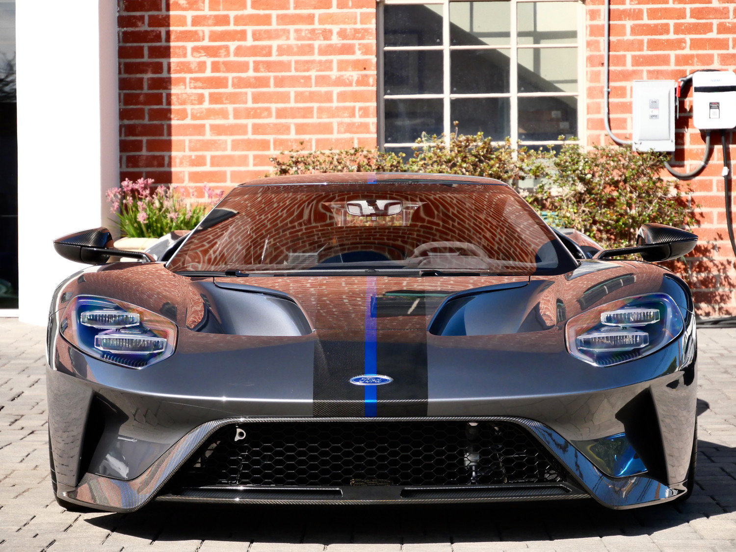 Used 2020 Ford GT Carbon Series RWD image 2